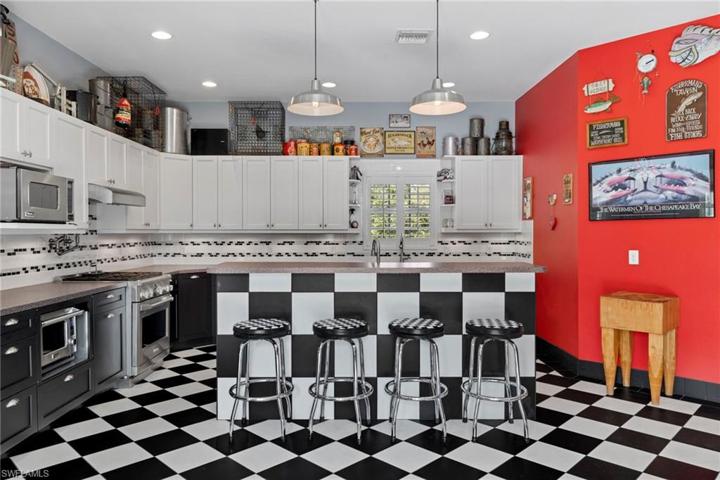 Apartment/party house