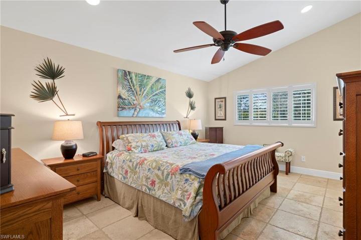 Main house Primary bedroom