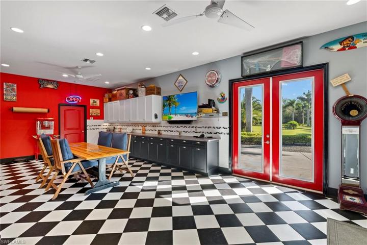 Apartment/party house