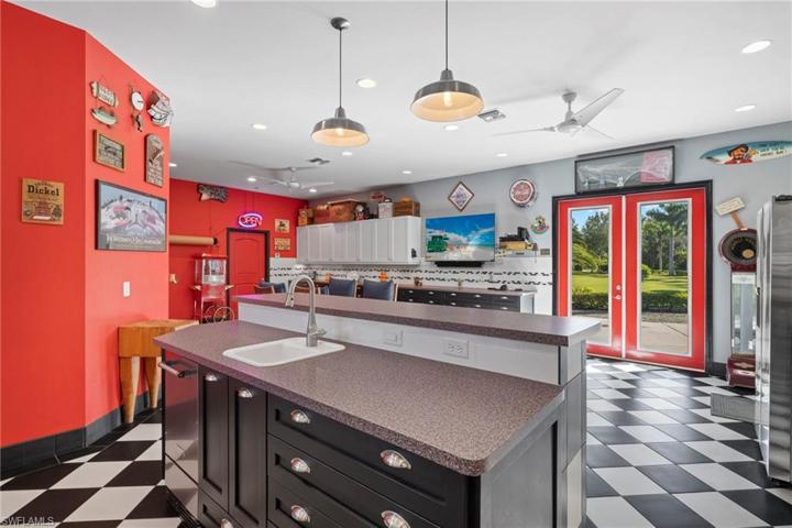 Apartment/party house