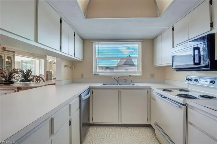 115  Georgetown  BLVD, Naples, FL 34112