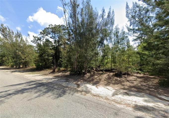 3907 Sunset RD, LEHIGH ACRES FL 33971