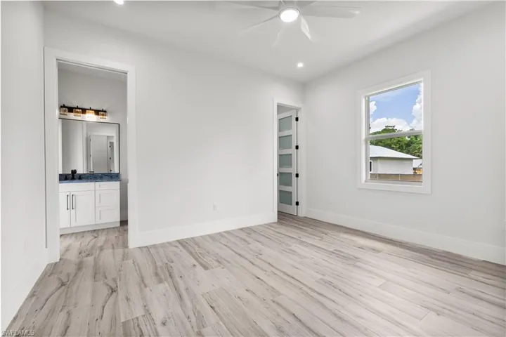367  10TH ST NE  , Naples, FL 34120