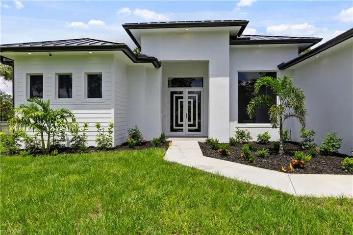 367  10TH ST NE  , Naples, FL 34120