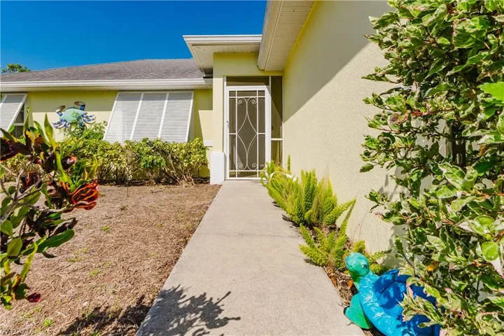 11693  OAKLAND  DR, Bokeelia, FL 33922