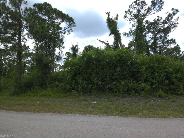 566 Parker Ave S, Lehigh Acres, Florida 33974