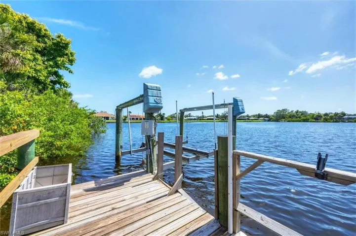 Dock and Lift