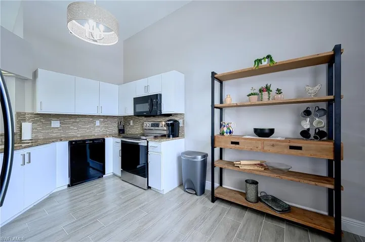 583 Beachwalk Cir Q-202, Naples, Florida 34108