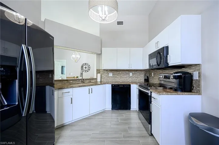 583 Beachwalk Cir Q-202, Naples, Florida 34108