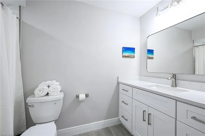 583 Beachwalk Cir Q-202, Naples, Florida 34108