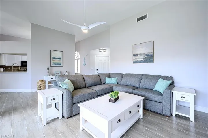 583 Beachwalk Cir Q-202, Naples, Florida 34108