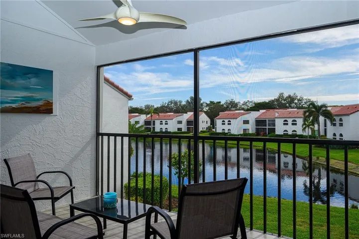 583 Beachwalk Cir Q-202, Naples, Florida 34108