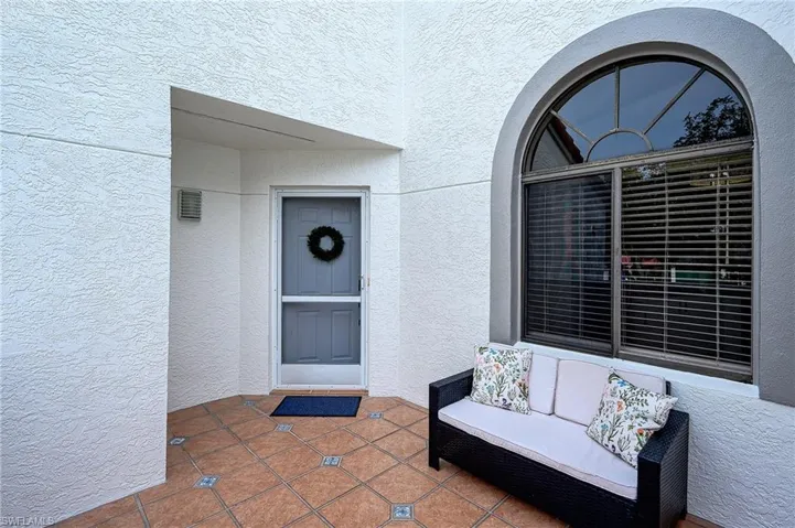 583 Beachwalk Cir Q-202, Naples, Florida 34108