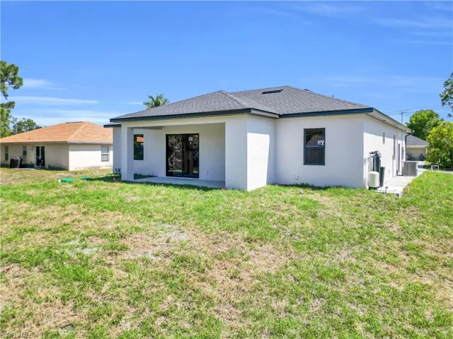 4204  3rd W ST, Lehigh Acres, FL 33971