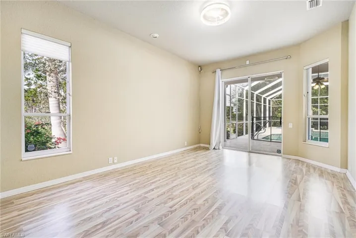 Master Bedroom (unstaged)