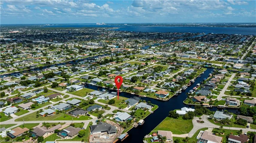 Amazing opportunity in a prime canal area