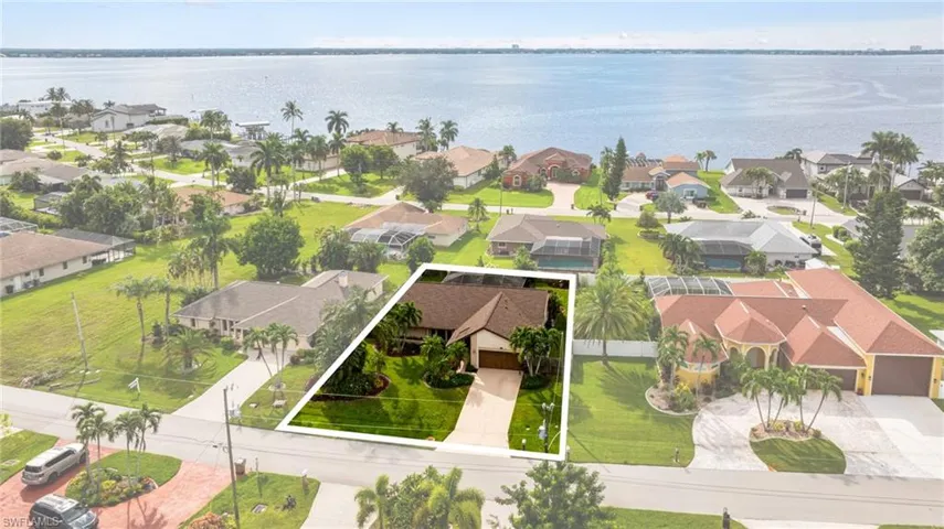 2240 Se 27th Ter, Cape Coral, Florida 33904