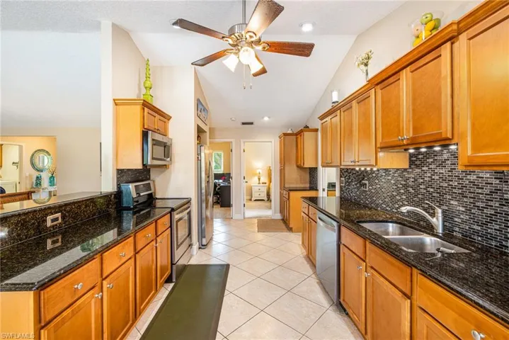 2240 Se 27th Ter, Cape Coral, Florida 33904