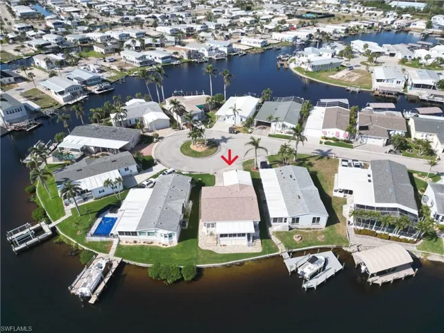 Best location in all of Bayside Estates