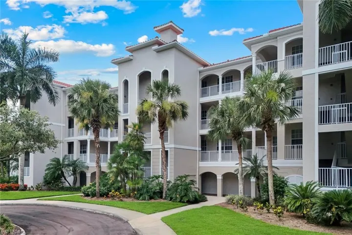 4864 Hampshire Ct 203, Naples, Florida 34112