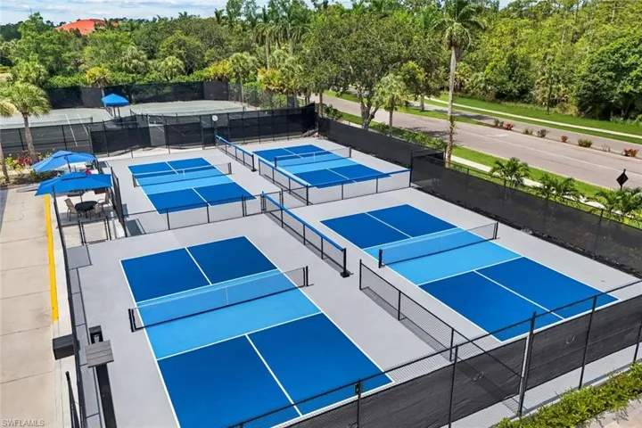 4864 Hampshire Ct 203, Naples, Florida 34112