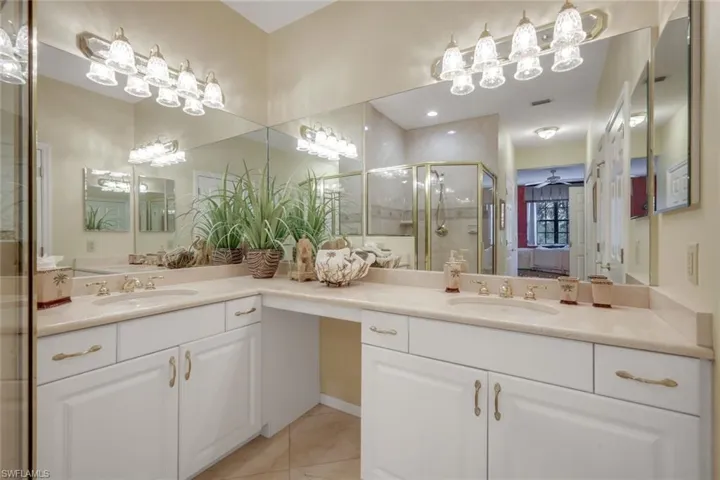 4864 Hampshire Ct 203, Naples, Florida 34112