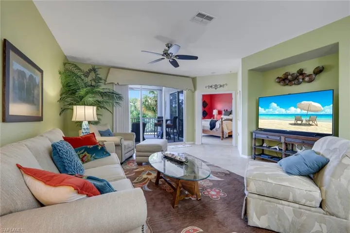 4864 Hampshire Ct 203, Naples, Florida 34112