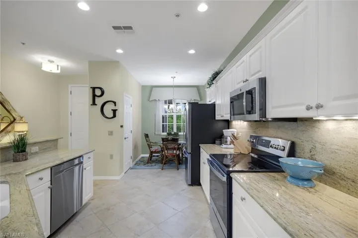 4864 Hampshire Ct 203, Naples, Florida 34112