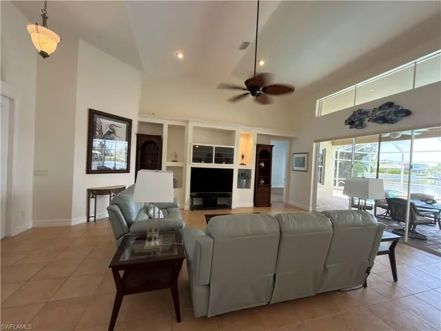 1019 Nw 42nd Pl, Cape Coral, Florida 33993