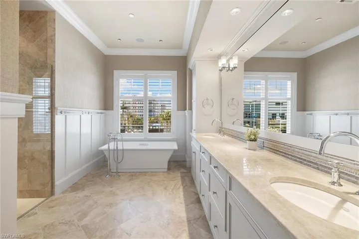 110 Kaula Ln, Bonita Springs, Florida 34134
