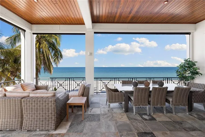110 Kaula Ln, Bonita Springs, Florida 34134