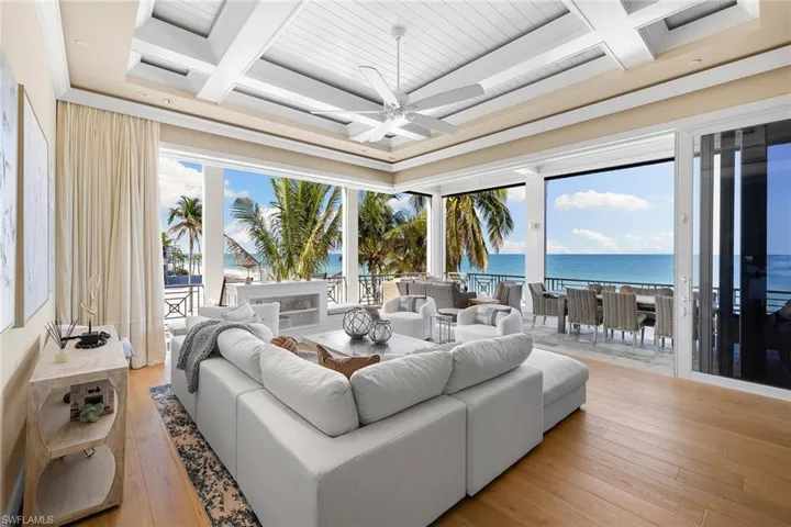 110 Kaula Ln, Bonita Springs, Florida 34134