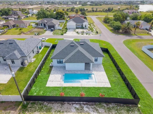 2220 9th Pl, Cape Coral, Florida 33909
