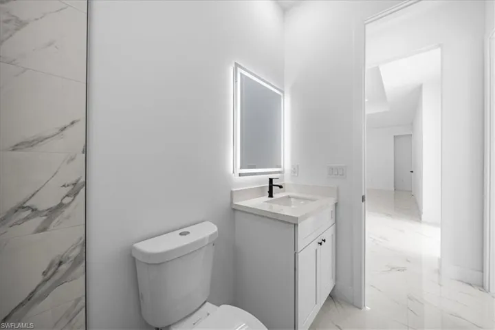2220 9th Pl, Cape Coral, Florida 33909