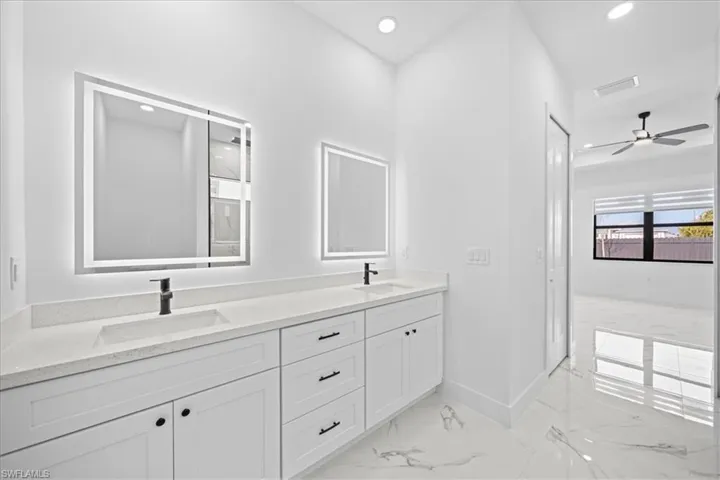2220 9th Pl, Cape Coral, Florida 33909
