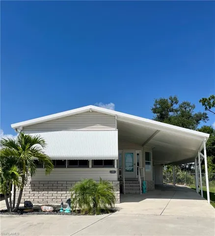 333  Shrub S LN, North Fort Myers, FL 33917