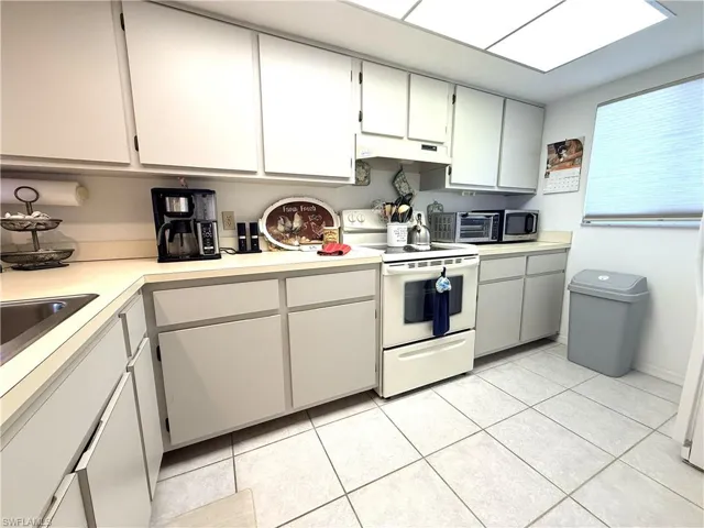 1339 Se 46th Ln 8, Cape Coral, Florida 33904
