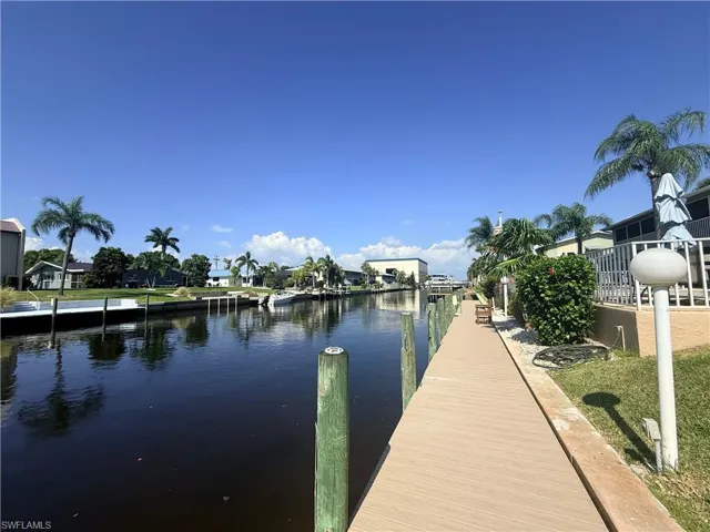 1339 Se 46th Ln 8, Cape Coral, Florida 33904