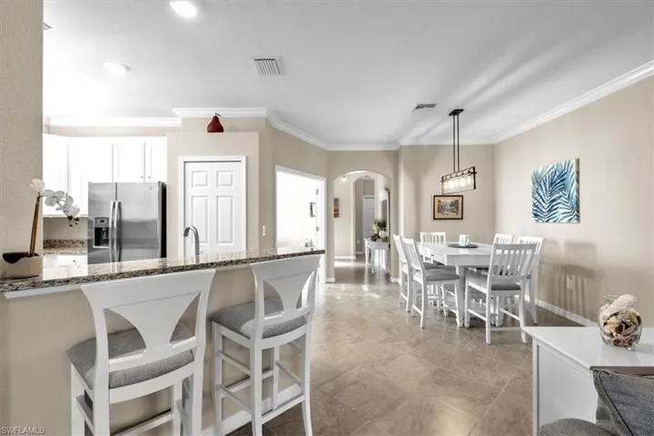 Breakfast bar