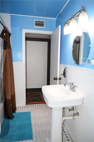 200 Riverview Dr, Labelle, Florida 33935