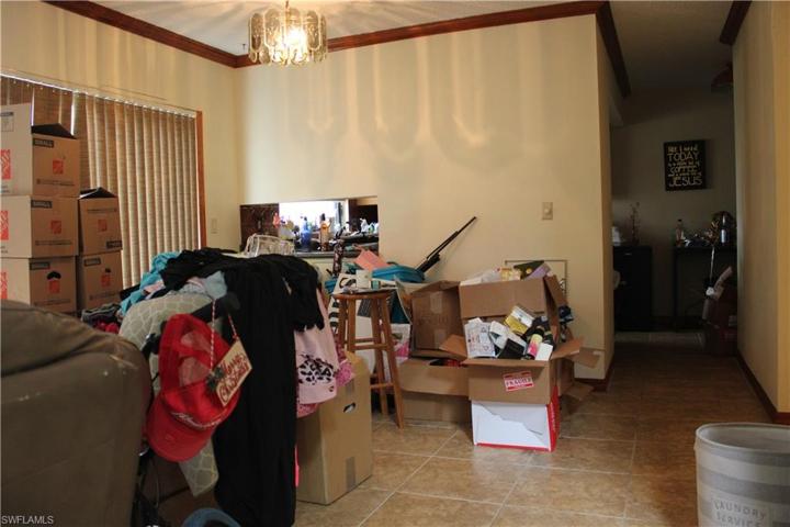 Living room / Dining area