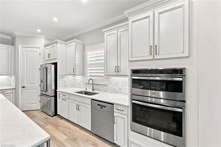 9356 Montelanico Loop, Naples, Florida 34119