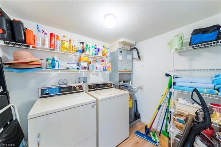 1316 Derbyshire CT # 101, NAPLES FL 34116