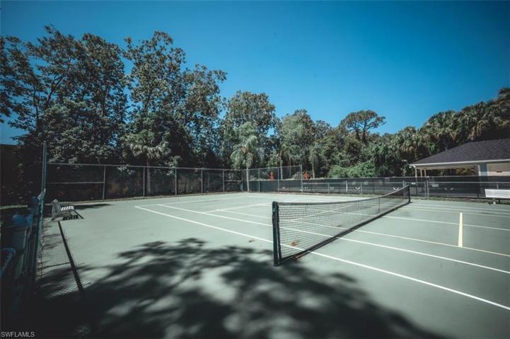 1316 Derbyshire CT # 101, NAPLES FL 34116
