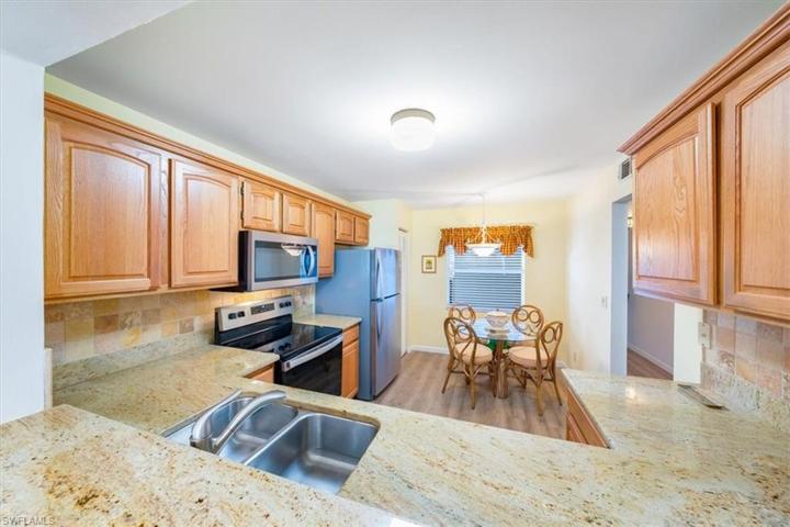 1316 Derbyshire CT # 101, NAPLES FL 34116