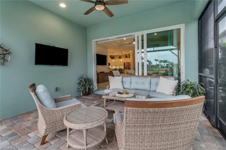5782  Highbourne  DR, Naples, FL 34113