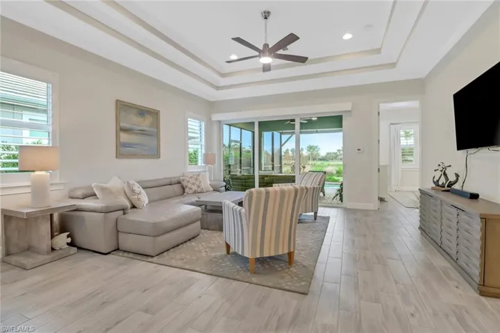 5782  Highbourne  DR, Naples, FL 34113
