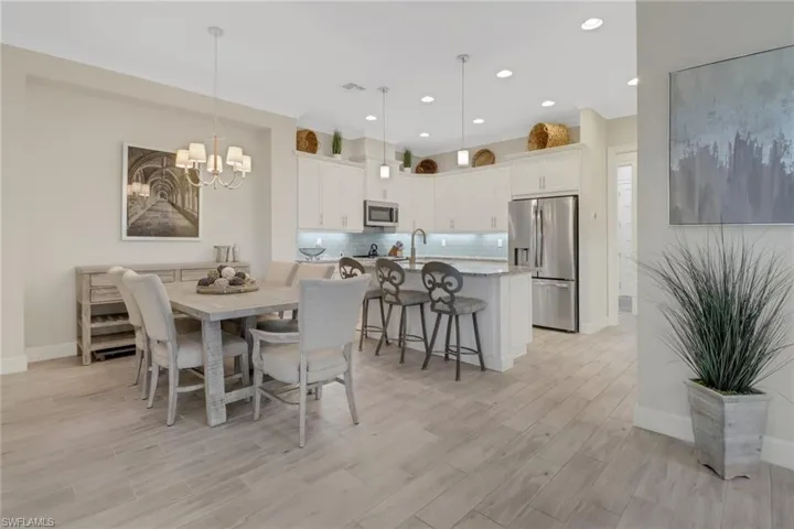 5782  Highbourne  DR, Naples, FL 34113