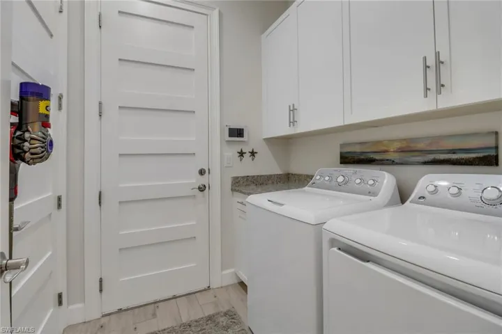 5782  Highbourne  DR, Naples, FL 34113