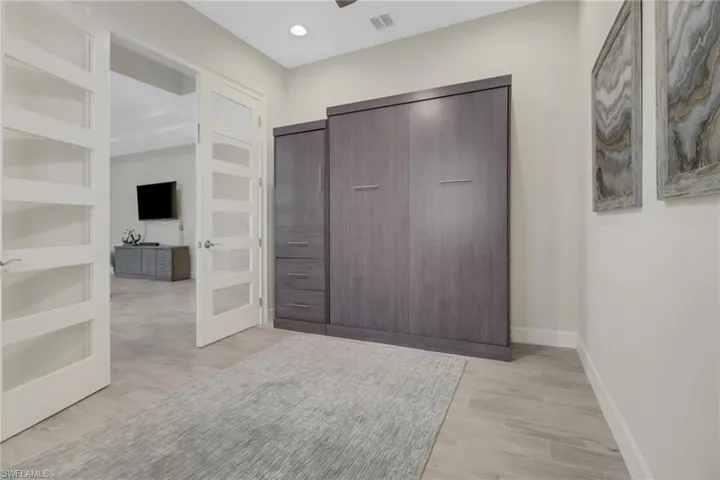 5782  Highbourne  DR, Naples, FL 34113